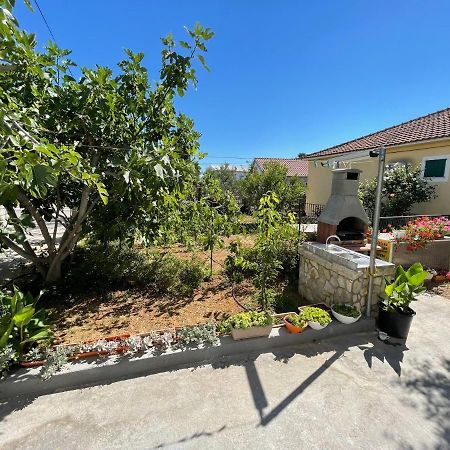 Apartmani Jasminka Vodice Esterno foto