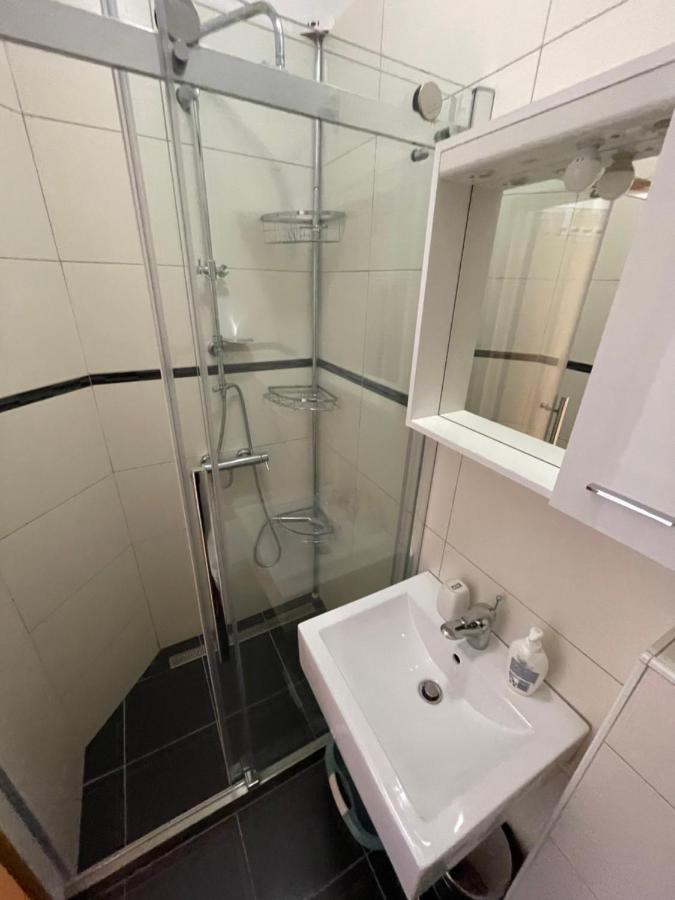Apartmani Jasminka Vodice Esterno foto