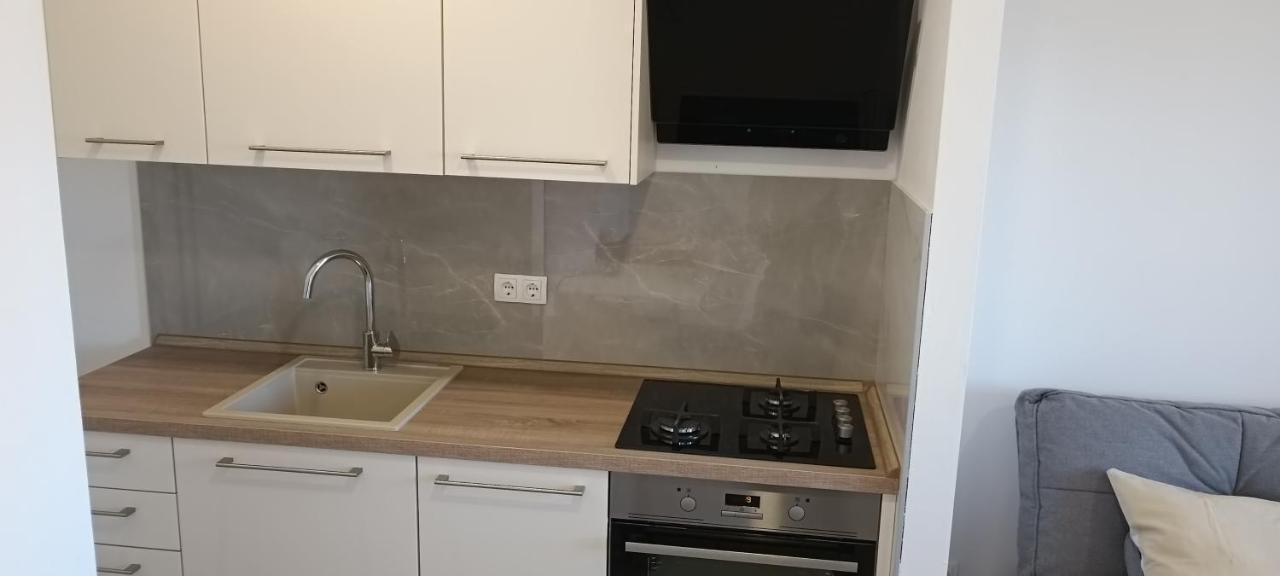 Apartmani Jasminka Vodice Esterno foto